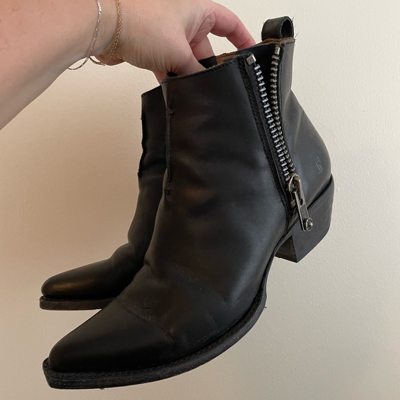 Women’s Frye Sacho Moto Shortie Boot in Black Leather | size 8 - Picture 6 of 9